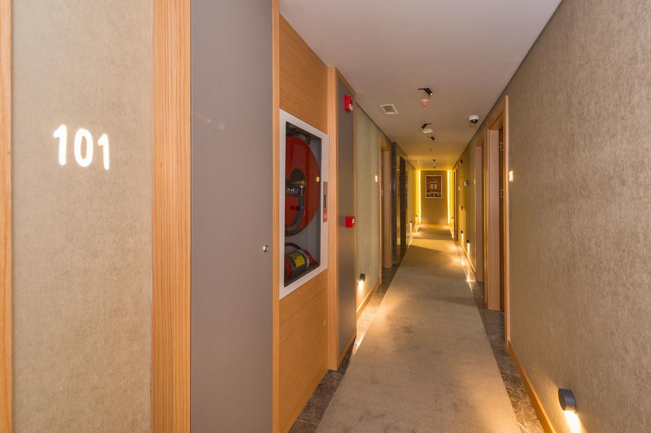 Genova Hotel 3*